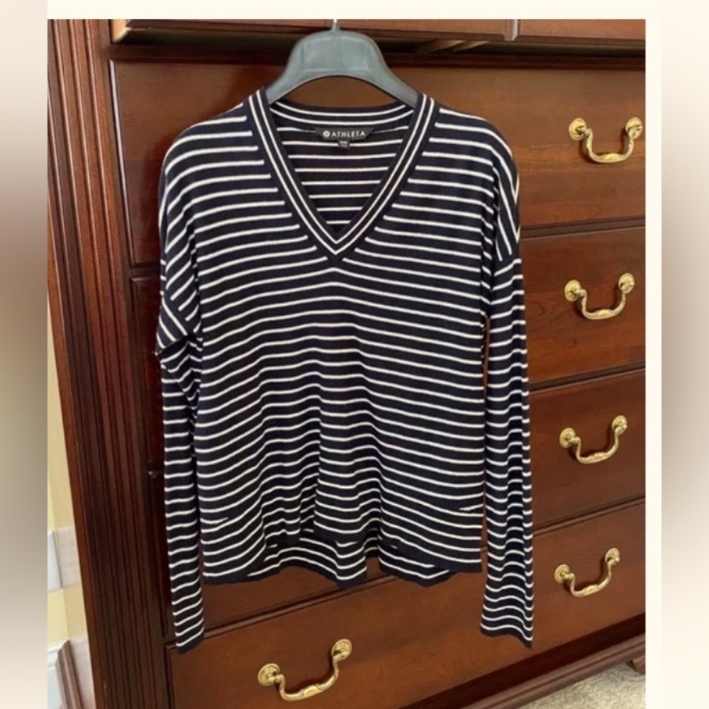 Athleta sweater